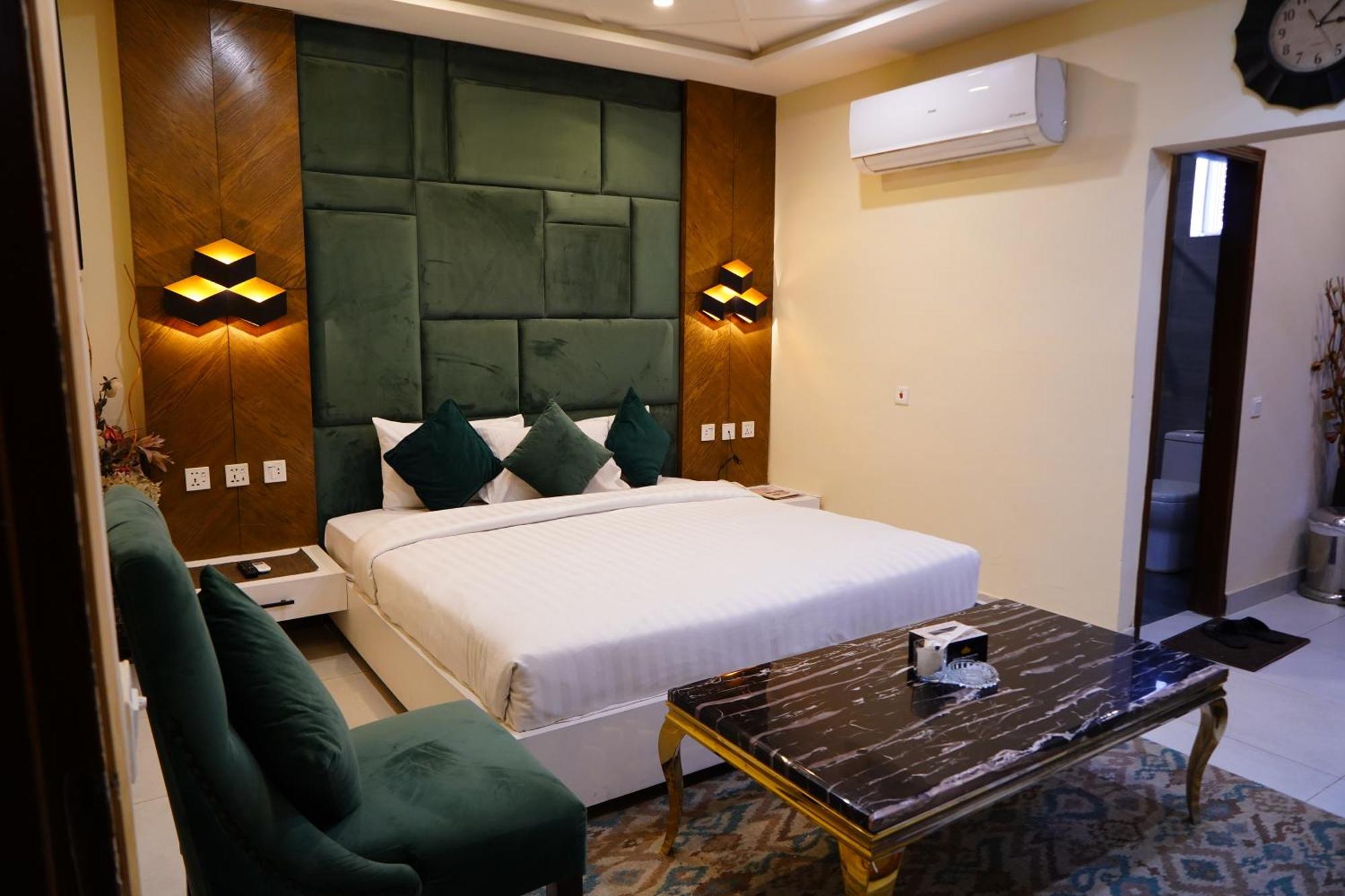Hotel Avalon Suites ملتان المظهر الخارجي الصورة