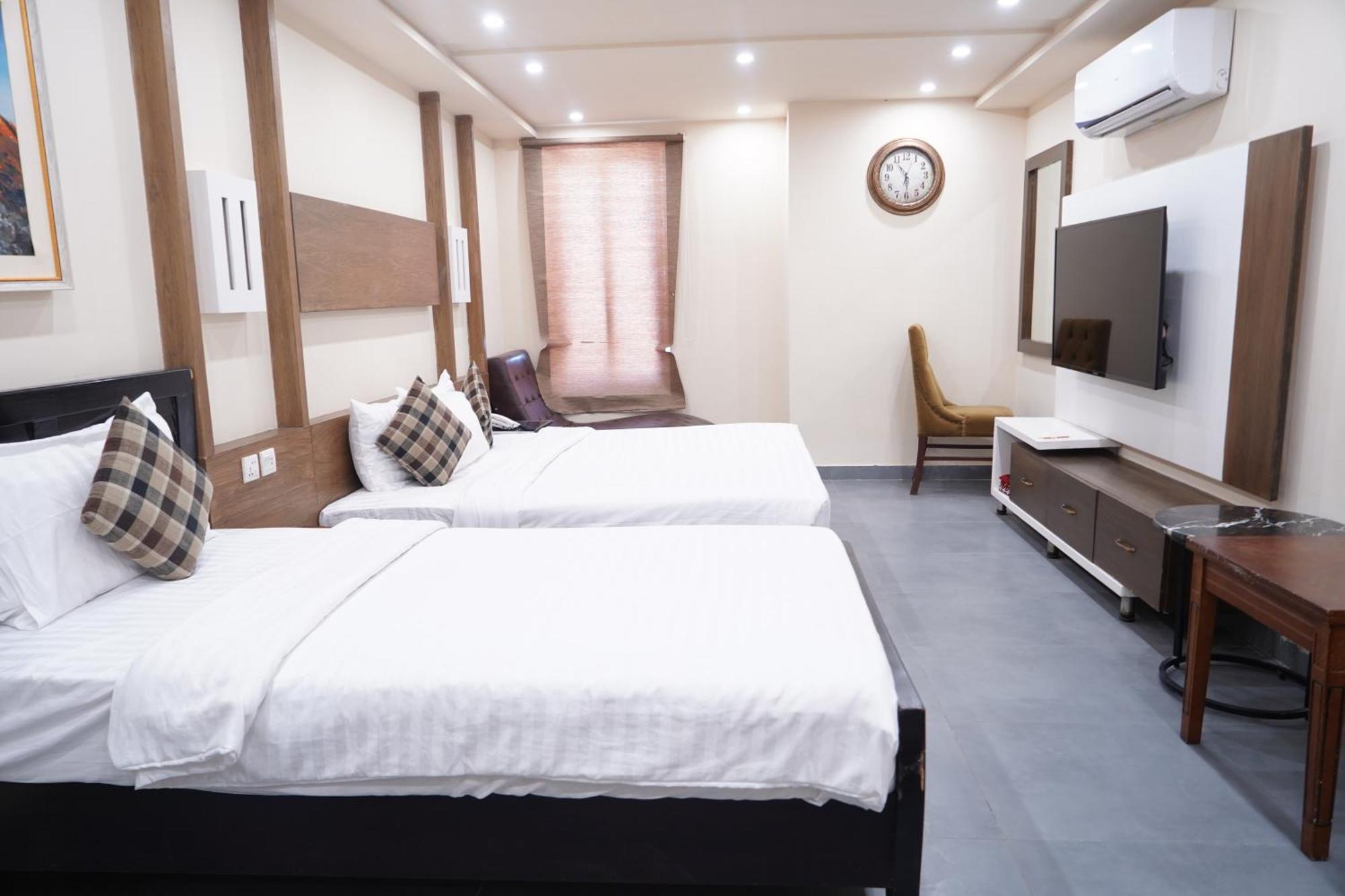 Hotel Avalon Suites ملتان المظهر الخارجي الصورة