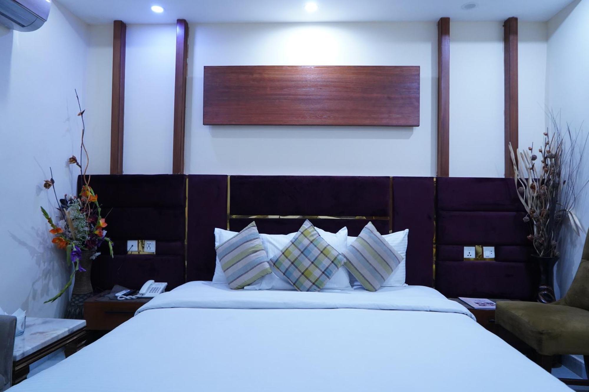 Hotel Avalon Suites ملتان المظهر الخارجي الصورة