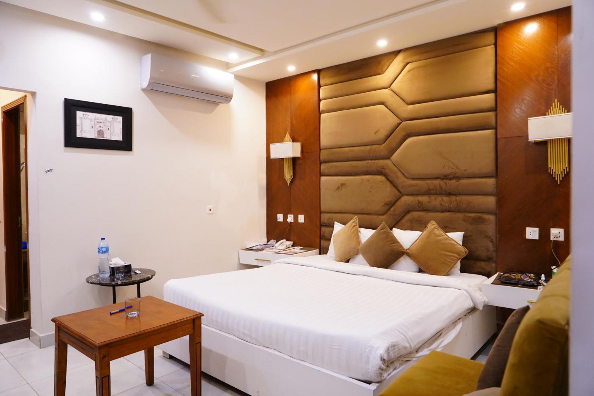 Hotel Avalon Suites ملتان المظهر الخارجي الصورة