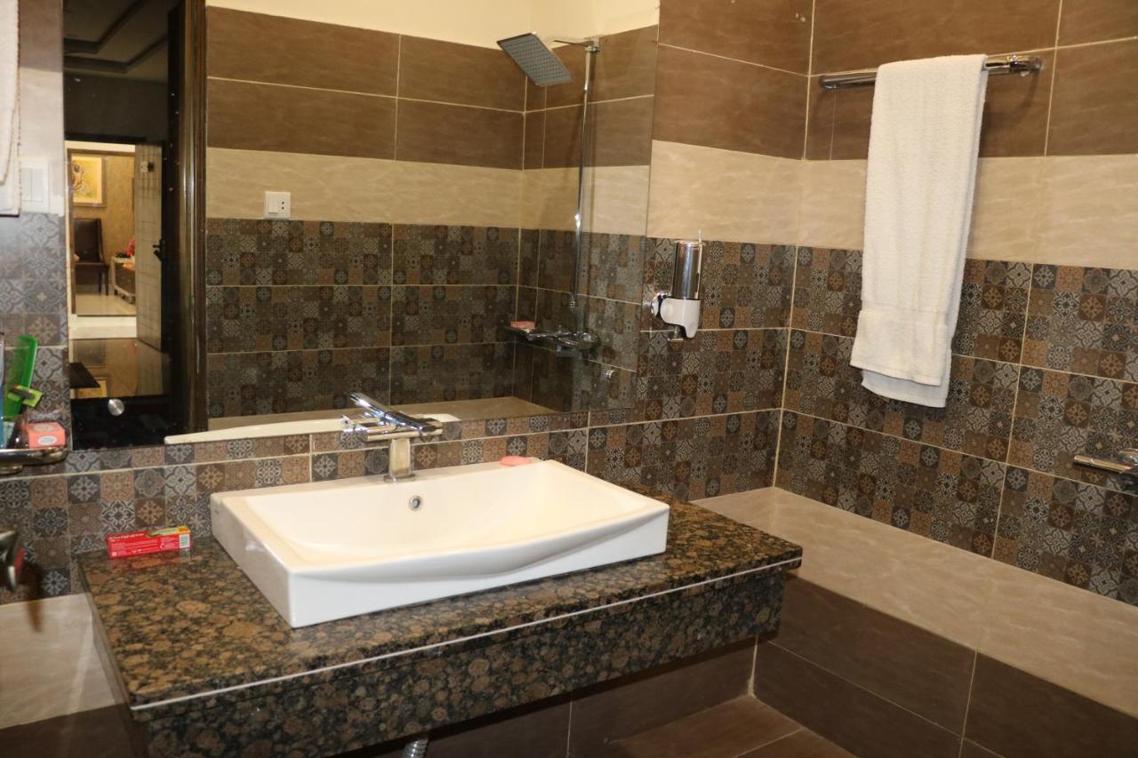 Hotel Avalon Suites ملتان المظهر الخارجي الصورة