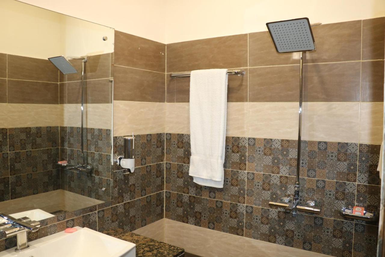 Hotel Avalon Suites ملتان المظهر الخارجي الصورة